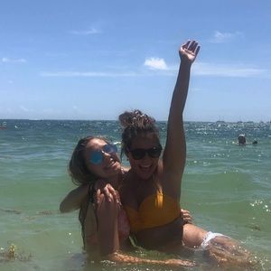 Meet your Posher, Cenna